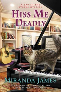 Hiss Me Deadly - Cat in the Stacks Mystery